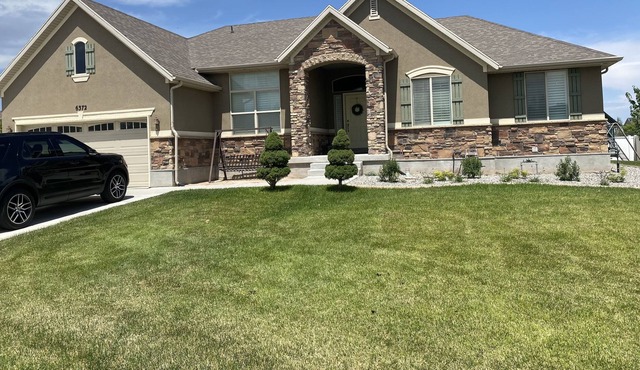 Beautiful 4 bedroom House in quiet suberbs