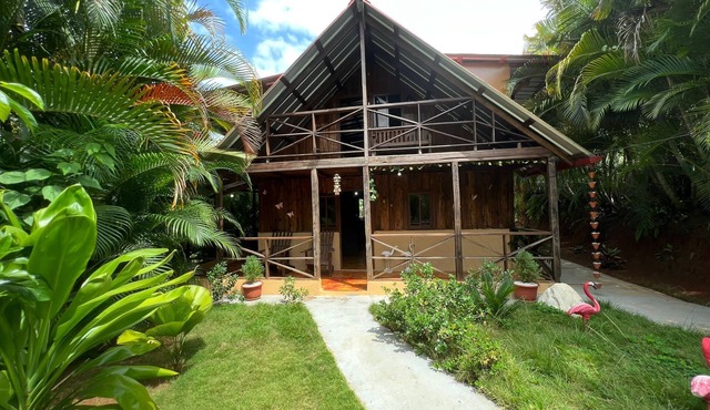 Beautiful 4 bedroom villa with mountain views 2 mins from river