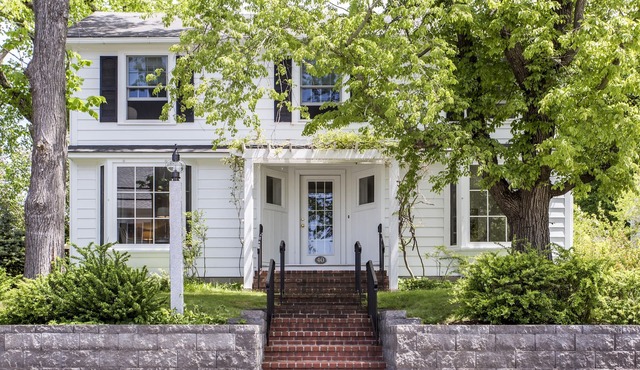 Beautiful 4 BR House & 2 BR Cottage on Ocean Avenue near Dock Square