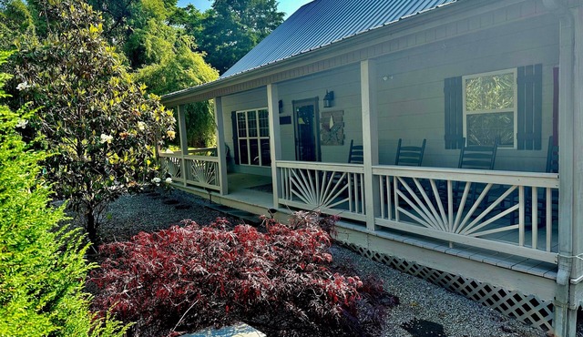 Beautiful 4 BR Retreat 3 miles from Eagle Cove and Star Point Marinas on DHL