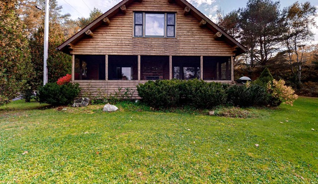 Beautiful 4-Cabin Waterfront Property w/ Beach, Dock, Kayaks, WiFi, Fireplaces