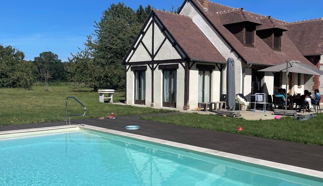 Beautiful 4-star house with heated pool in a green and quiet setting
