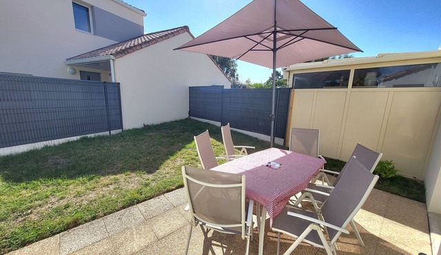 Beautiful 4-Room House, Garden, WIFI, Parking, Near Station at Sables d'Olonne