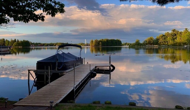 Beautiful 4 Seasons Minocqua Lake House with optional pontoon