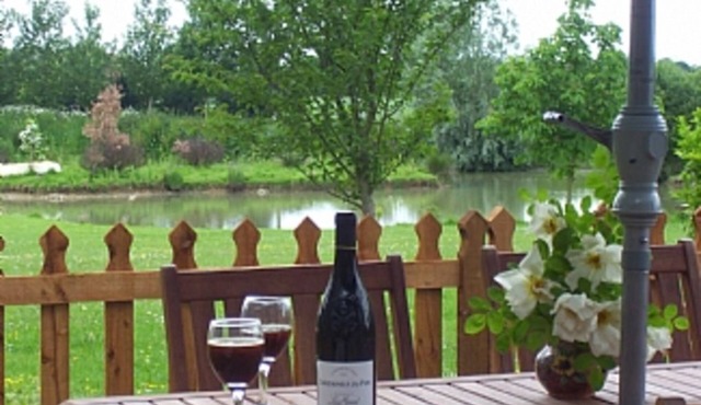 Beautiful 4 Star Rural Suffolk Cottage Overlooking Lake