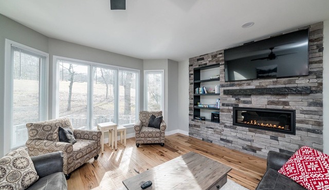 Beautiful 4-season Mountain Home- New Listing