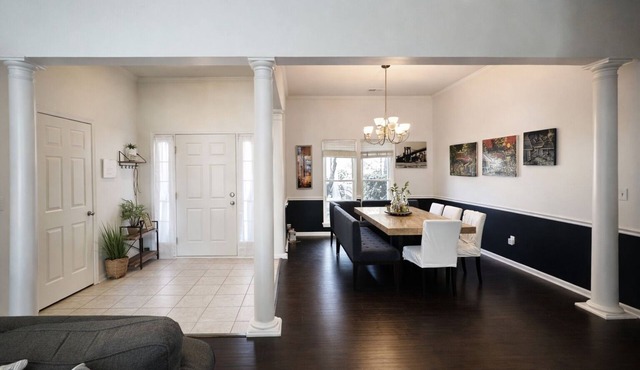 Beautiful 4bd 2bath House w/pool close to CLT