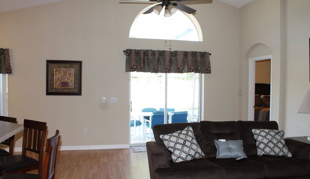 *Beautiful 4bd/4bth Home W/Pool&Hotub 9Miles Away From Attractions*