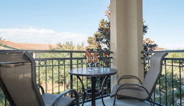 Beautiful 4bed condo w full size baby crib, resort amenities, near Disney