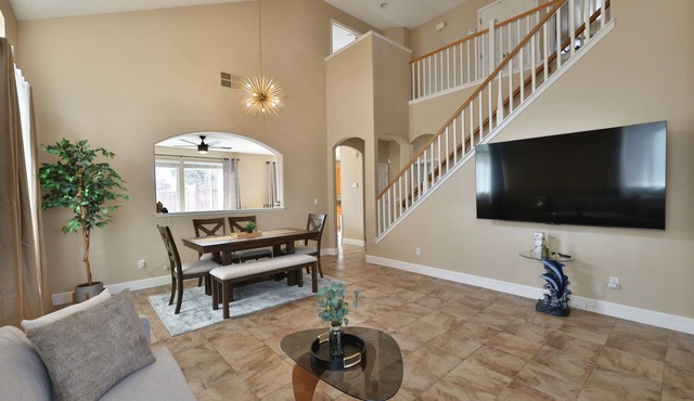 Beautiful 4Beds/3Baths Downtown Home in West Sacramento