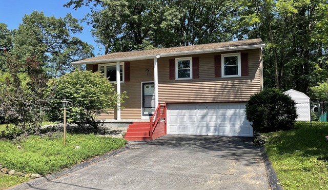 Beautiful 4BR Ranch Near Horse Track and SPAC