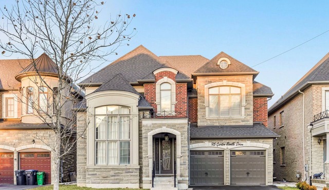 Beautiful 4BR Villa in Brampton
