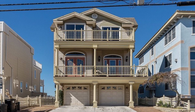 Beautiful 5 bdrm, 3 bath Bayfront home w/fabulous views, boat slip, large pier, & floating dock.