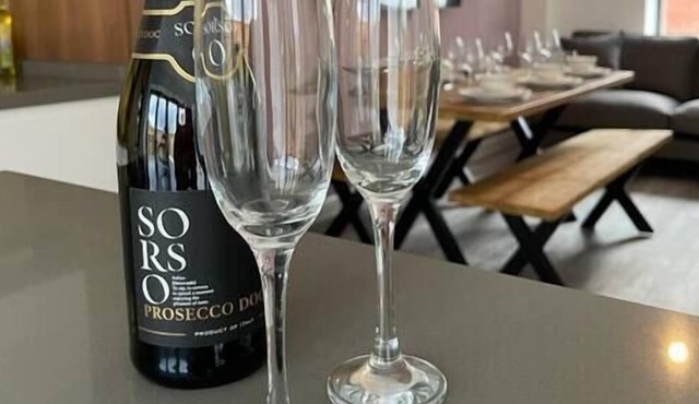 Beautiful 5 Bed House in Manchester by PureStay