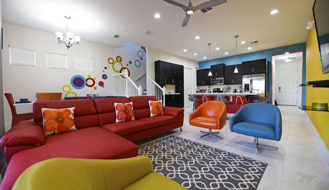 Beautiful 5 Bed Pool Town Home at The Enclave at Festival