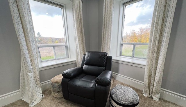 Beautiful 5-Bedroom Estate With Full Privacy