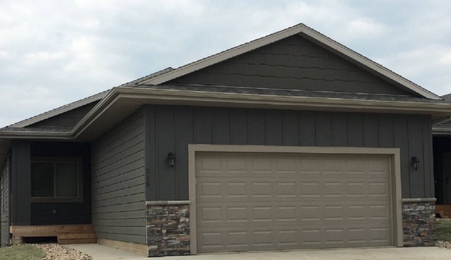 Beautiful 5 bedroom 3 bath cabin at Bridges Bay