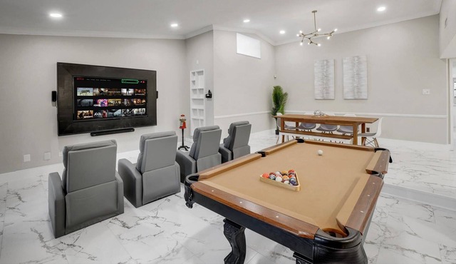 Beautiful 5 bedroom & cinema in carrollton!!!.