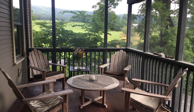 Beautiful, 5-bedroom country home10 minutes from Penn State and the Stadium