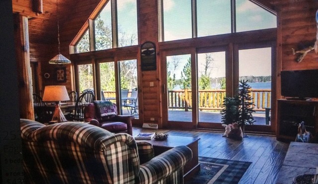 Beautiful 5 Bedroom 3 Bath Log Cabin, Sleeps 14 Near Eagle River& St.Germain Wi.