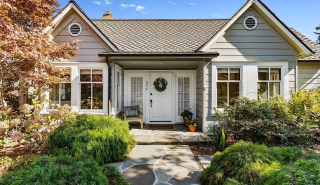 Beautiful 5 bedroom home just steps from the beach