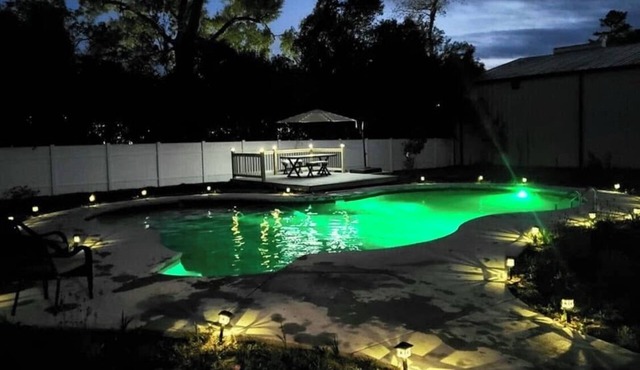 Beautiful 5 br, 3.5 baths, pool