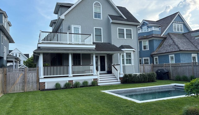 Beautiful 5+ BR house 1 block from beach with private pool in Avon