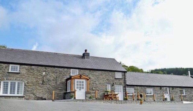 Beautiful 5* Cottage, sleeps 6 with two bathrooms