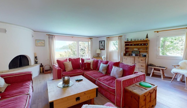 Beautiful 5-room apartment on the ground floor, wonderful view on the lake.