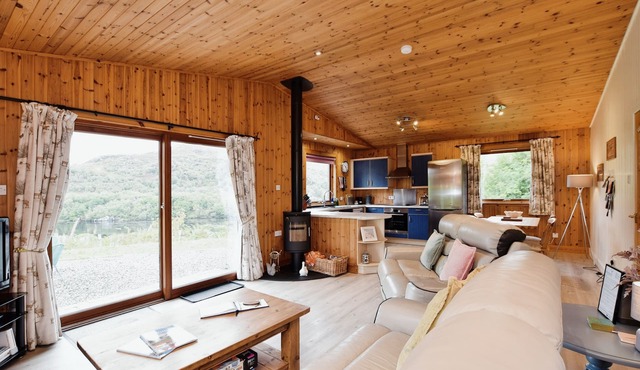 Beautiful 5 star, 2 bedroom, 2 bathroom chalet with stunning views and wood burning stove