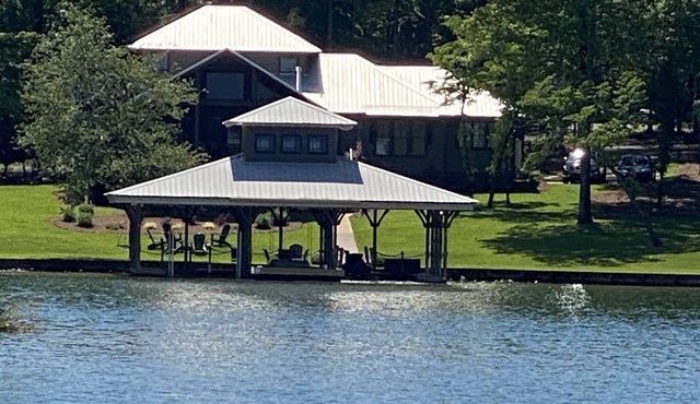 Beautiful 5 Star, 278' Waterfront Lake Martin home! Only 35 min. from AUBURN!