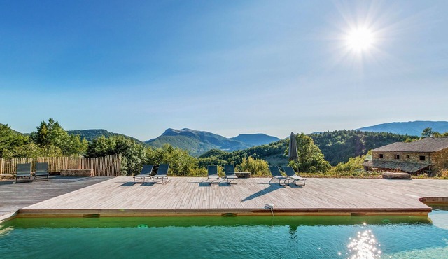 Beautiful 500 acre French estate amongst lavender fields and woodland