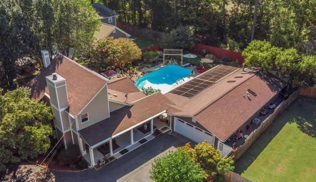 Beautiful 5bd Home with Pool Near LakePoint Sports