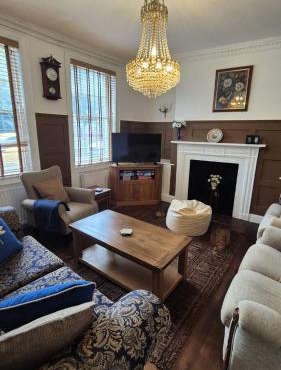 Beautiful 5BR Georgian house