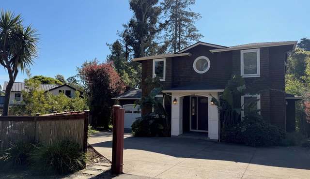 Beautiful 5BR Mill Valley Home - Redwoods, Muir Beach & SF within minutes.