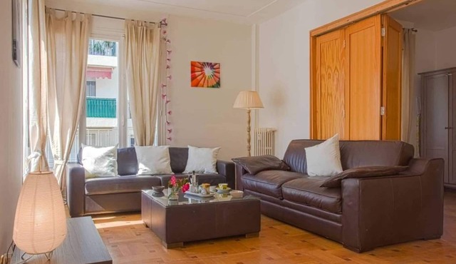 Beautiful 5th floor Apartment with sea view,