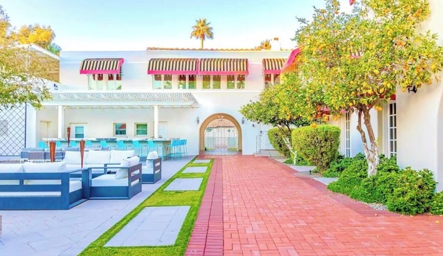 Beautiful 6-bedroom 1933 Chateau with heated pool and large play area in Phoenix