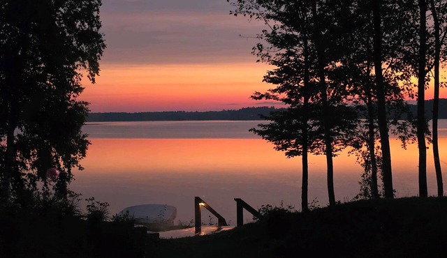 Beautiful 6 bedroom 3 bath lake front home with view of Lake Nokomis!