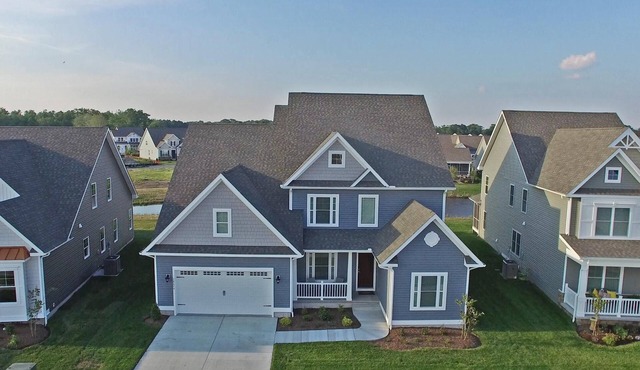 Beautiful 6 Bedroom, 4 Bath House in Bishop's Landing Community! Wifi Available, Pool, Fitness Center, Beach Shuttle, Tennis, Playground!