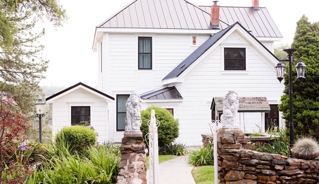 Beautiful 6 bedroom Historic Park Victorian