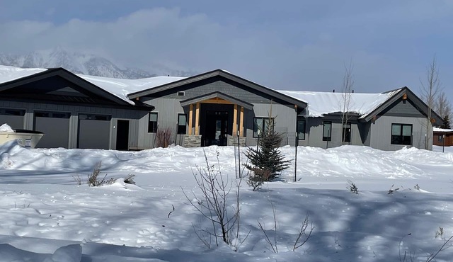 Beautiful 6-bedroom ranch at the foot of the Grand Teton Mountains.