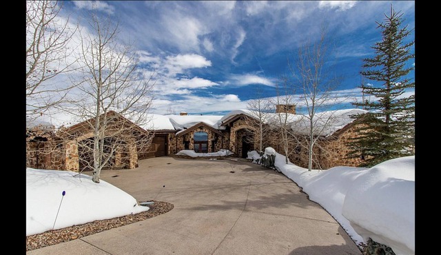 Beautiful 6 Bedroom Ski in Ski out on Deer Valley Mountain and Resort