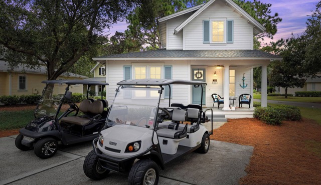 Beautiful - 6 pax Golf Cart w optional 4 pax, Pool, HotTub, Gym, Pet Friendly