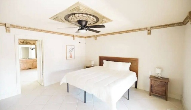 Beautiful 7 bd room mansion with large pool and in home theater!