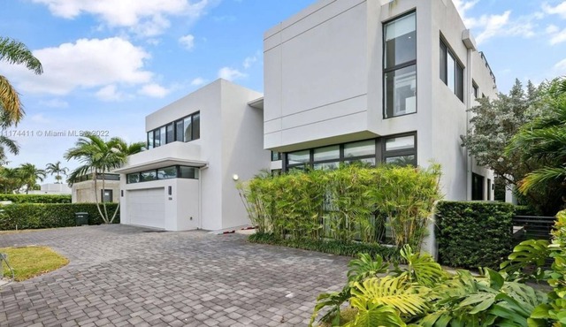 Beautiful 7 Br. Single family (325418) by Houzlet