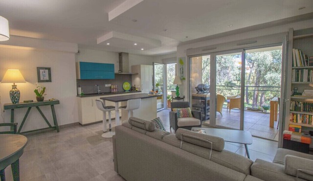 Beautiful 78m² With 2 Balconies In Saint Raphaël