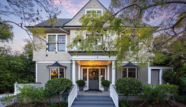 Beautiful 8 Bd/8 Bath Victorian Home in Downtown Santa Barbara, great for group