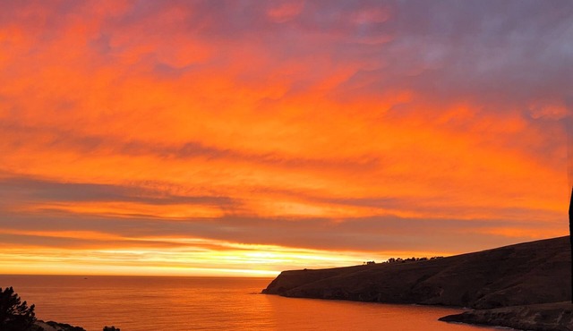 Beautiful 80 m sq, 2-bedroom apartment, with stunning views over the Pacific.