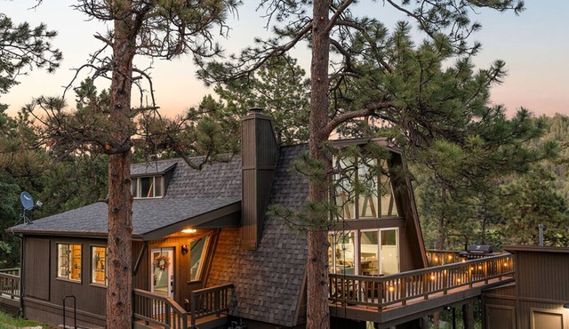 Beautiful A-Frame near Hiking/Red Rocks/Evergreen