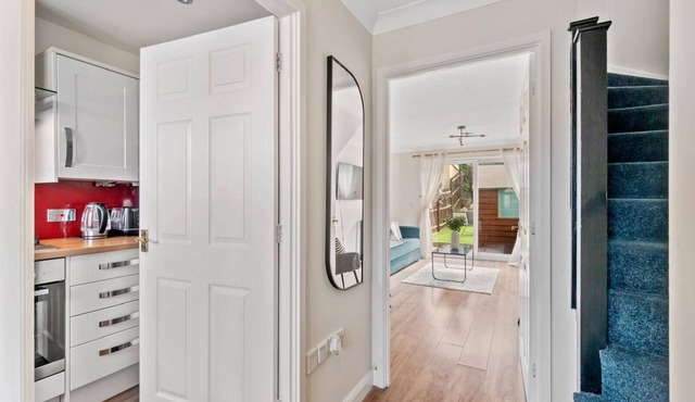 Beautiful accommodation, good for long time stay.2 bedrooms house in quiet place